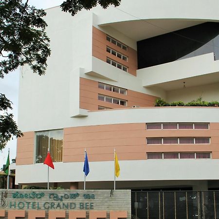 Hotel Grand Bee Bangalore Bagian luar foto